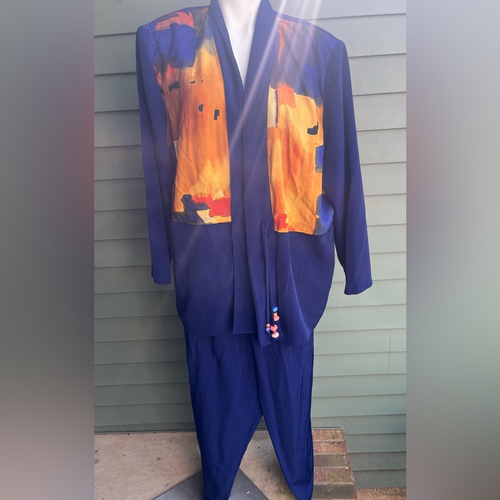 COOL RETRO DETAILS! Colorful Abstract Blue Two-Piece Outfit